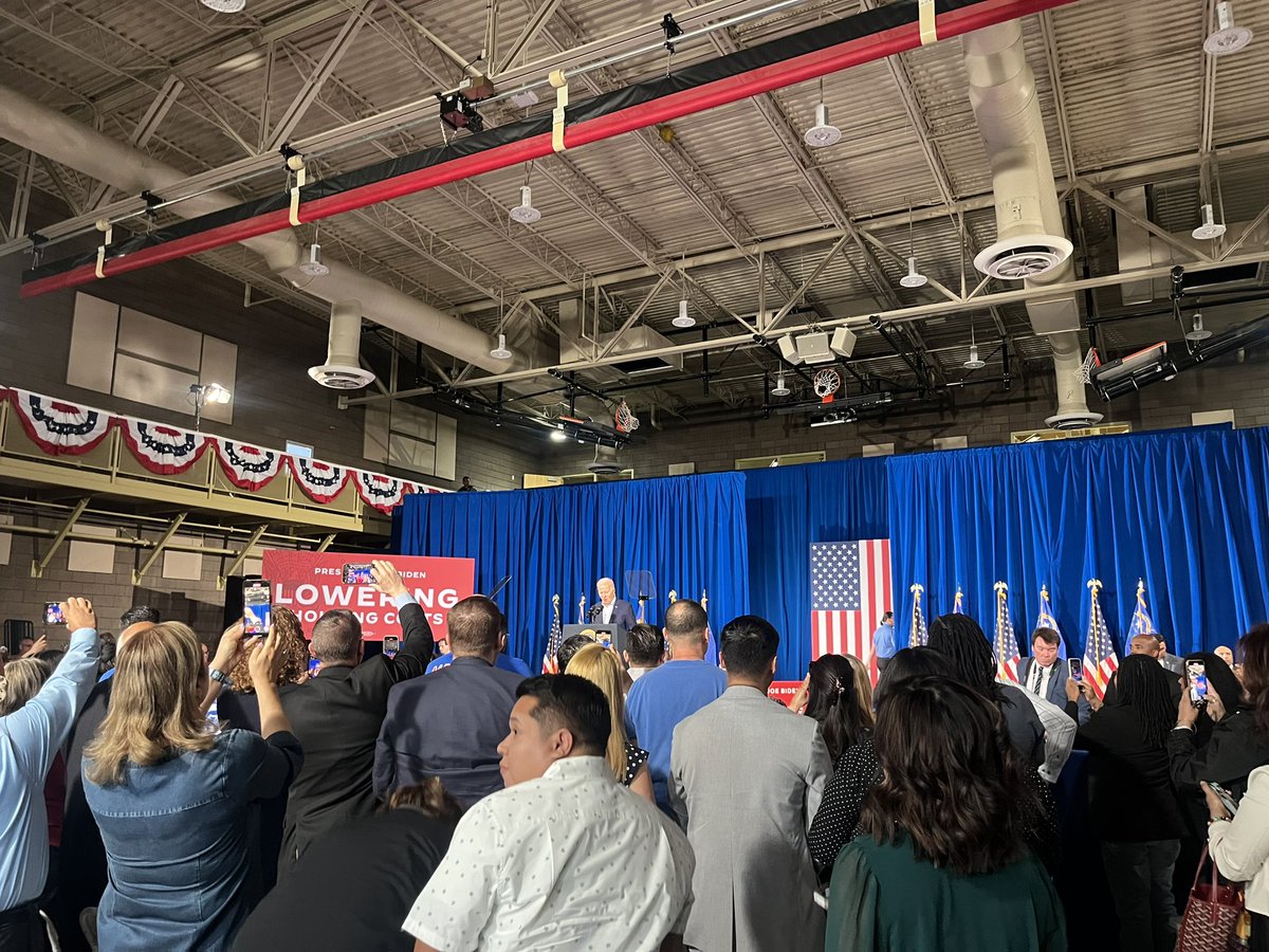 Biden, in Las Vegas, talks up his affordable housing plan. “In the United States, no one should have to live in the streets. No one.” 🏡