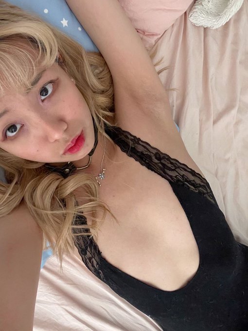 come netflix n chill w me https://t.co/gzwvgfMHe3