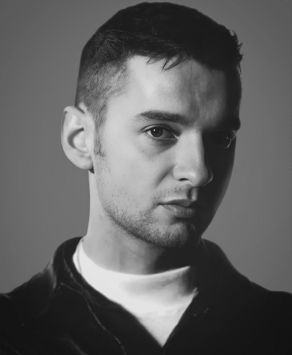 kmode_dm's tweet image. Dave Gahan 🌹 Violator (1990) 🌹👑🎶 #KingDaveGahan
#Violator
#ReleaseDate
#DepecheMode