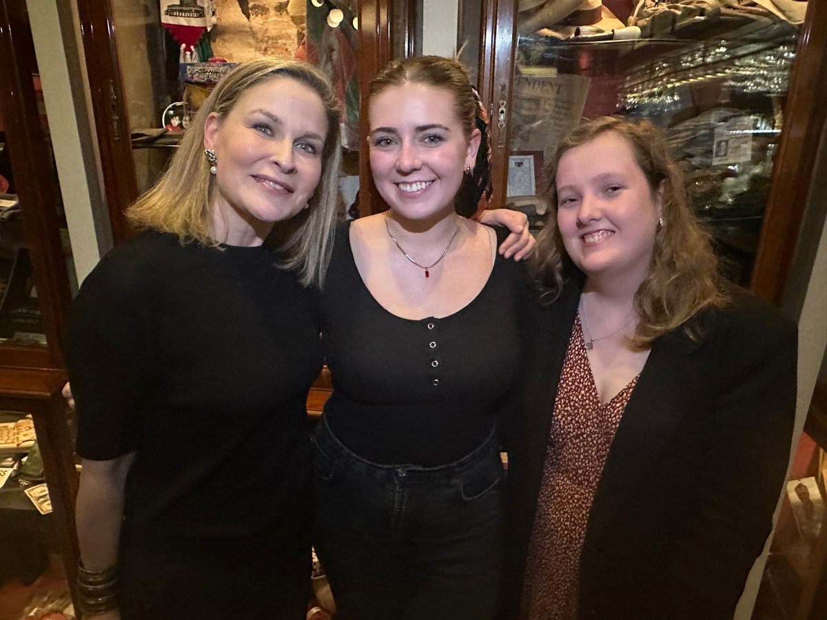 Such a pleasure to meet @HalaGorani at @frontlineclub and hear her speak alongside the great @clarissaward 🫶🏻