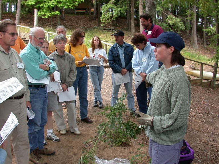 The Coverts project, led by @UW_FWEcology's Jamie Nack, is a program that teaches landowners how to maintain wildlife on their land and create connections with other woodland owners in their community. Read more about this project at: fyi.extension.wisc.edu/news/2024/01/2…