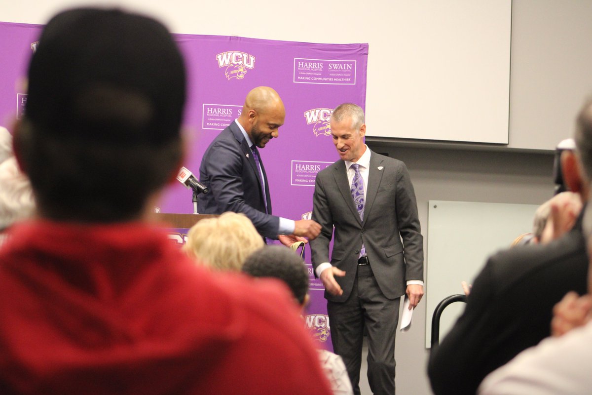 _CatamountClub's tweet image. 📸 from today's press conference!
.
.
. 
Welcome to Catamount Country Coach Craft!