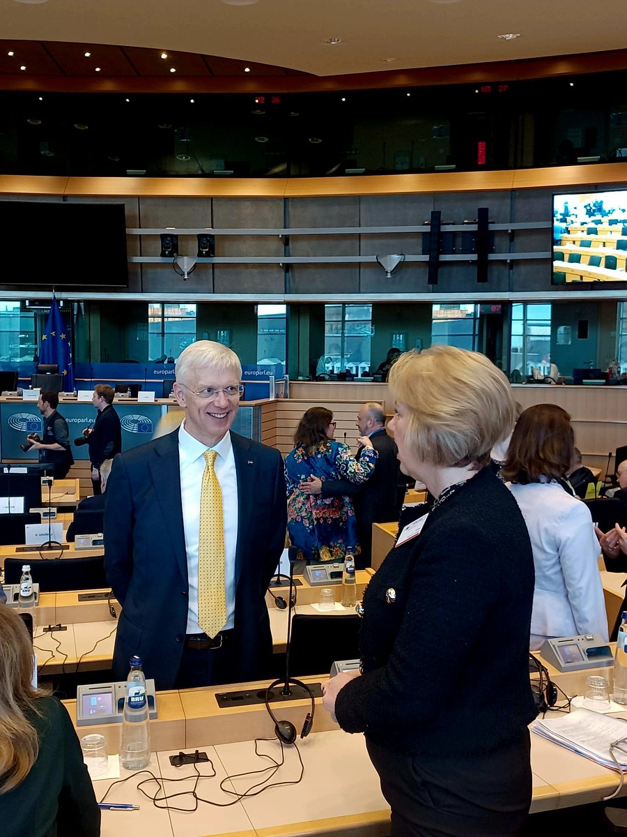 Today, in my speech, at #AFET of @Europarl_EN stressed importance to seize geopolitical momentum in enlargement for candidate countries willing to reform & adhere to 🇪🇺 values. Emphasized need for @EUCO to decide to open accession negotiations with Bosnia Herzegovina 🇧🇦❗️