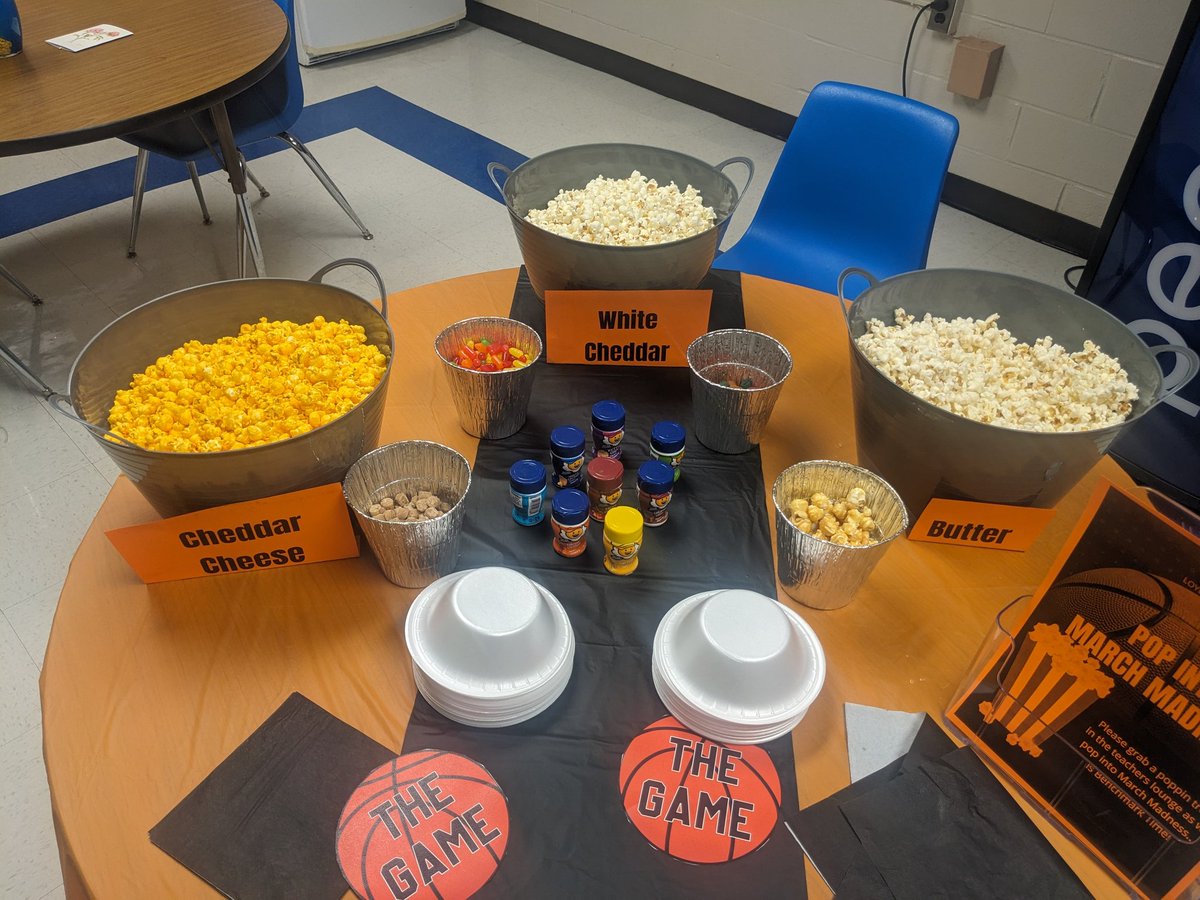 Popcorn at 8:00 a.m! Why Not. A snack to motivate our teachers to pop into testing season @JakiaWynn @CumberlandCoSch @tarabratcher3