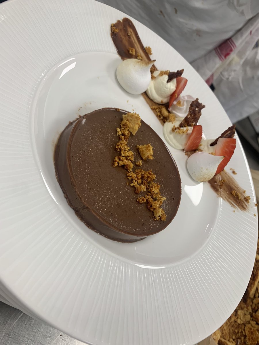 Desserts from today's lunch <a href="/SLCek/">South Lanarkshire College</a> prepared by my NC5 Professional Cookery students. Great service and great attention to detail from my students. Nutella Panna cotta and a lovely Chocolate Delice.<a href="/apignat1/">Angela Pignatelli</a> <a href="/AlanSherry19/">Alan Sherry</a> <a href="/DevennyClaire/">Claire Devenny</a> <a href="/hvasspastrychef/">Helen Vass</a> <a href="/joannewarwick5/">Joanne Warwick</a>