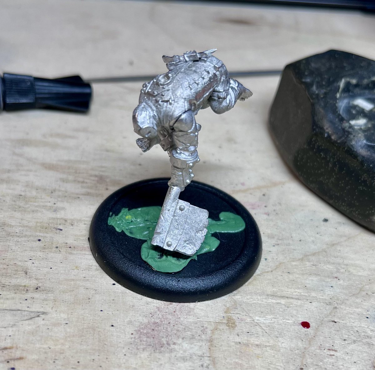 LSurion's tweet image. #hobbystreak day 11: removed mold lines and assembled the mini. It is Tenderiser of the Butchers guild for Guild Ball.
Not convinced yet, that this will hold… 😬