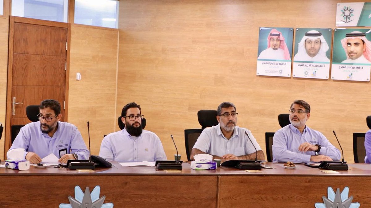 tvtc_g_dammam's tweet photo. برئاسة عميد #الكلية_التقنية_بالدمام المهندس أحمد بن عثمان الغامدي اقيم مجلس الكلية الاول للفصل التدريبي الثالث لسنة 1444-1445هـ حيث تم استعراض الخطط التشغيلية للوحدات المساندة بالاضافة لعرض الطلبات الالكترونية للمتدربين https://t.co/V9poOShGA4