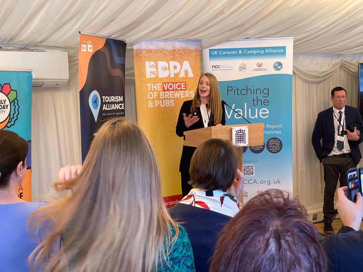 Closed the day at the packed #EnglishTourismWeek24 Parliamentary reception celebrating the value tourism brings, especially to tourists! Lovely to hear the support from @JuliaLopezMP and @KeeleyMP Thanks @tourismsvoice @LukePollard