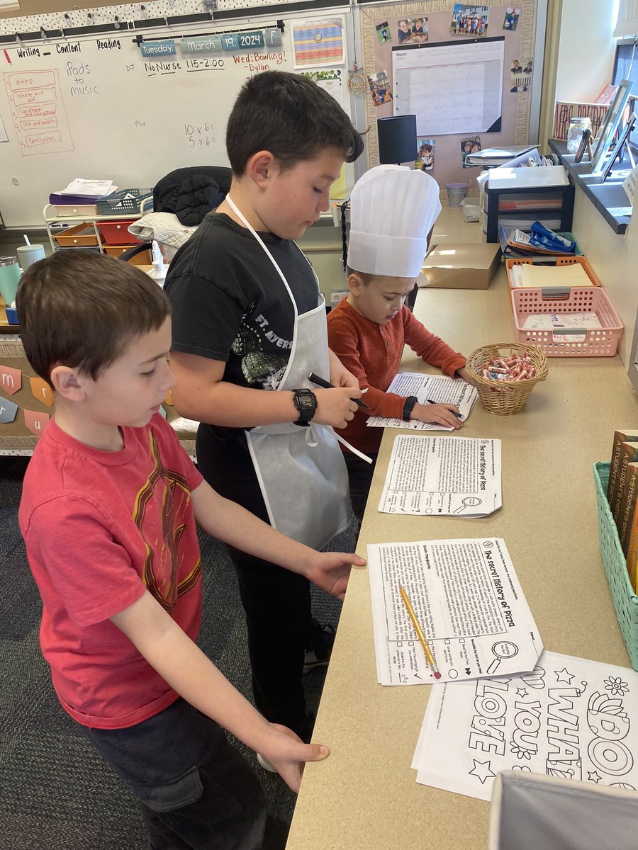 MrsPrudente's tweet photo. Third Grade had a pizza-rific day! Fractions, persuasive writing, making pizzas, and a box-building challenge made for a delicious and memorable day! @Mr_Esbenshade @GoMounts https://t.co/PPvNS7XfKb