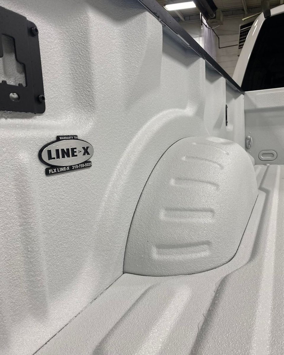 LINEXProtects's tweet photo. Ice, ice, baby! โ๏ธ Cool and bright, thanks to a color-matched white bedliner by FLX LINE-X! Protect your truck bed and turn heads along the way with LINE-X.
๐ธ: flx_linex on IG
#Bedliner #LINEXProtects https://t.co/7hvFr1cCc4