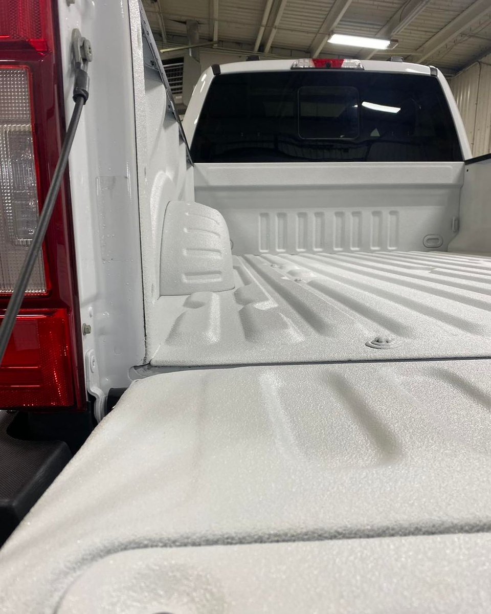 LINEXProtects's tweet photo. Ice, ice, baby! โ๏ธ Cool and bright, thanks to a color-matched white bedliner by FLX LINE-X! Protect your truck bed and turn heads along the way with LINE-X.
๐ธ: flx_linex on IG
#Bedliner #LINEXProtects https://t.co/7hvFr1cCc4