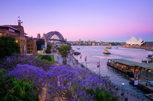 Looking for a great quality of life for work and play?  #Sydney ranks #9 in the global Quality of Living rankings which look at the quality of life that workers & their families who work outside their home countries have. #TalentAttraction
bit.ly/49ZOHj0
@destinationnsw