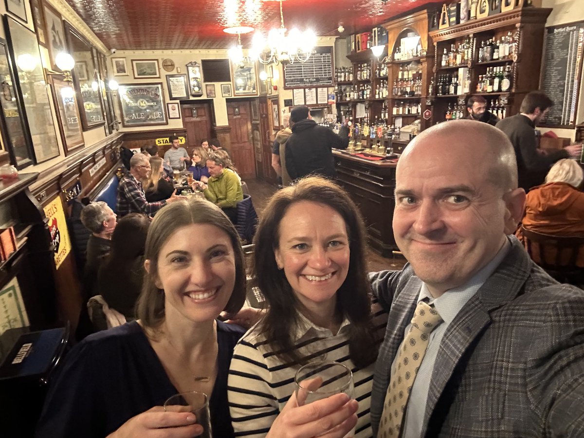 In Scotland ready to kick off ⁦<a href="/srntorg/">SRNT</a>⁩ with ⁦<a href="/AlanaRojewski/">Alana Rojewski, PhD</a>⁩ ⁦<a href="/lisafucito/">Lisa Fucito</a>⁩ ⁦<a href="/bow_bar_bears/">The Bow Bar Bears</a>⁩