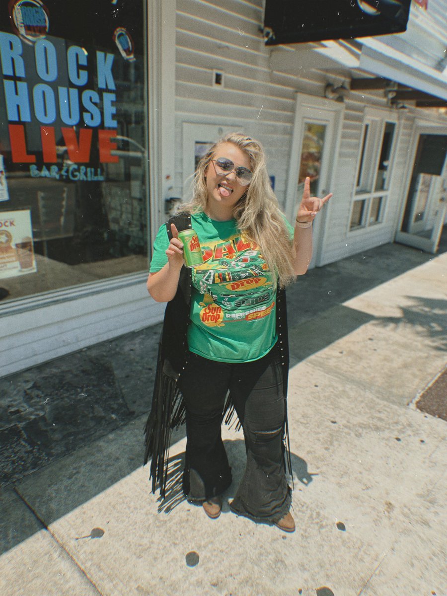 happy tuesday🤘🏼 come hang with me at RockHouse Live Key West now til 9❤️‍🔥