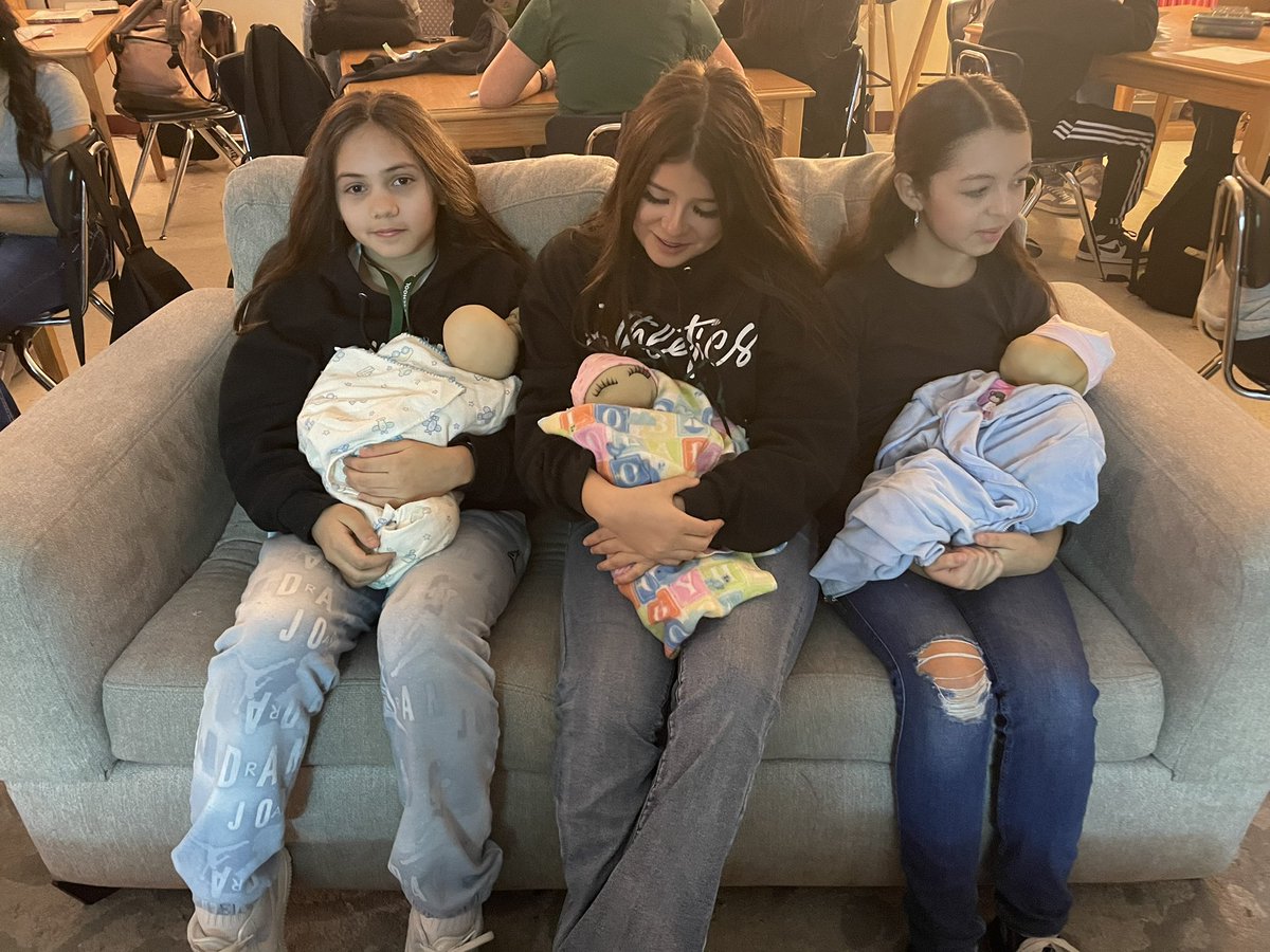 JagsJournalism's tweet image. Class Daycare #TeamJordanJags #studentprojects Talk about “real world” experiences! They may not cry but three days of carrying 5lbs  is some responsibility! ❤️