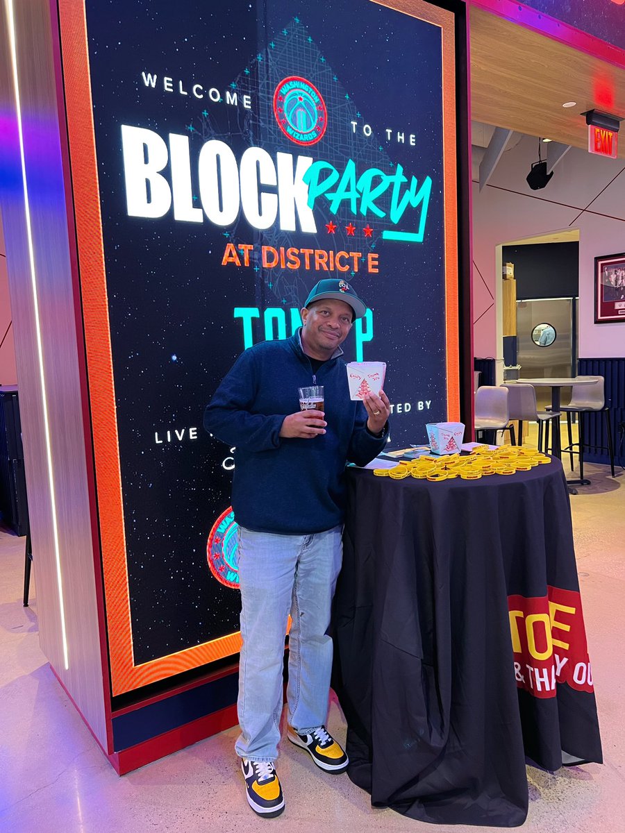 DCSuperSid's tweet photo. Right now at the Capitol One Arena for the @officialtonep and the Carry Out performance at @DistrictEDC These brothers have combined Go-Go and Punk Rock #dontmutedc #gogopunk https://t.co/GgctMY3aSy