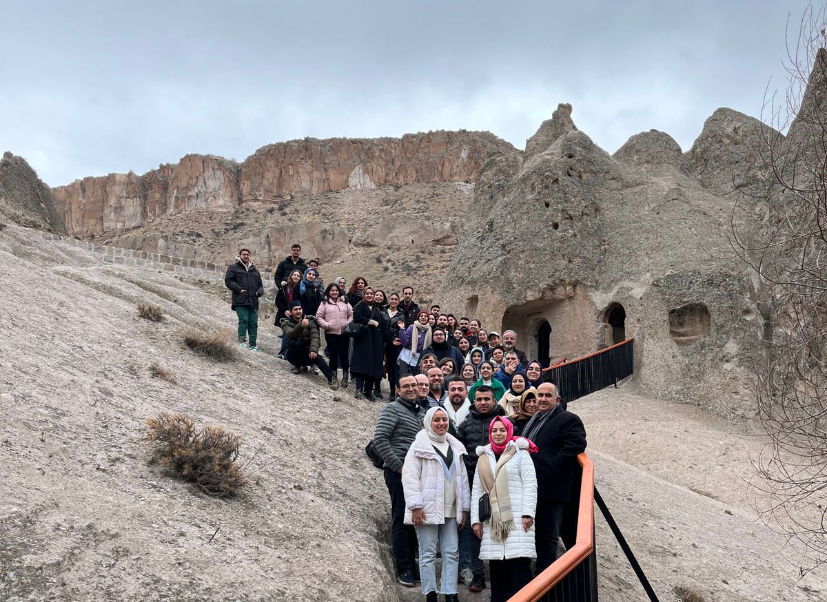 kahvec_irem's tweet photo. 1-2 Mart Sağlık ve Yaşam Bilimleri Kongresi //

İlkini düzenlemek lisans öğrencileri olarak bize nasip olan, Kongre eş-başkanlığı yapmaktan onur duyduğum bu kongre umarım bir gelenek haline gelir ve gelecek senelerde de bilimi ve işbirliklerini desteklemeye devam eder. https://t.co/LBMmj56otx