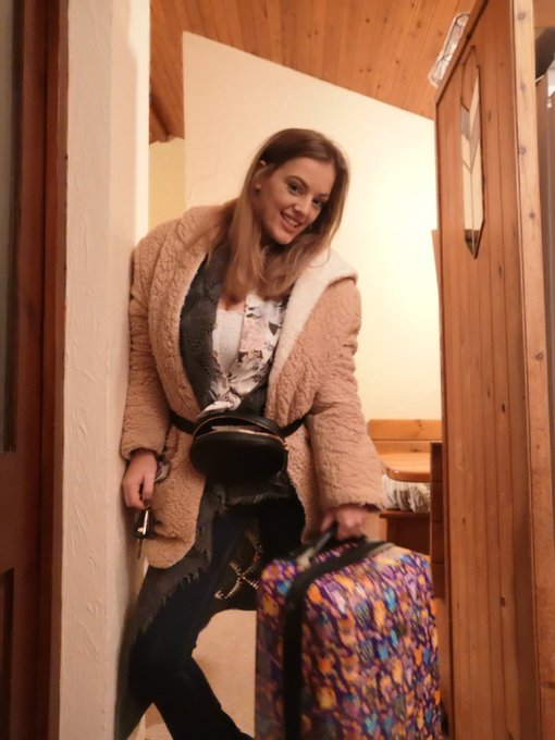 1/4 Looks like I'm moving!  After years of begging my landlord to sort multiple things out in my house<a href="/tag/tittytuesday"class="tags"><span>#tittytuesday</span></a><a href="/tag/rt"class="tags"><span>#rt</span></a><a href="/tag/tuesdaymotivaton"class="tags"><span>#tuesdaymotivaton</span></a><a href="/tag/tuesdayv"class="tags"><span>#tuesdayv</span></a>