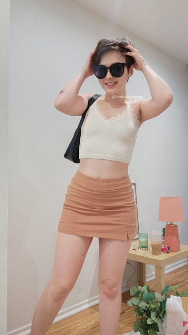 reminder that I save my naughtier photos, as well as more intimate ones about my life, for OF. fans see<a href="/tag/mvsales"class="tags"><span>#mvsales</span></a>