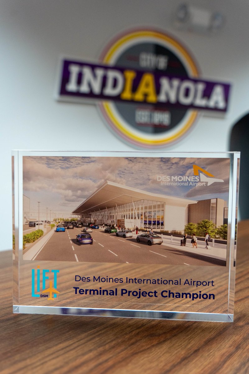 Thank you Clinton Torp of @dsmairport for joining yesterday’s Indianola City Council meeting and providing an update about the new airport terminal project. The City of Indianola also received a plaque for its support of the project. Learn more at flydsm.com/lift-dsm
