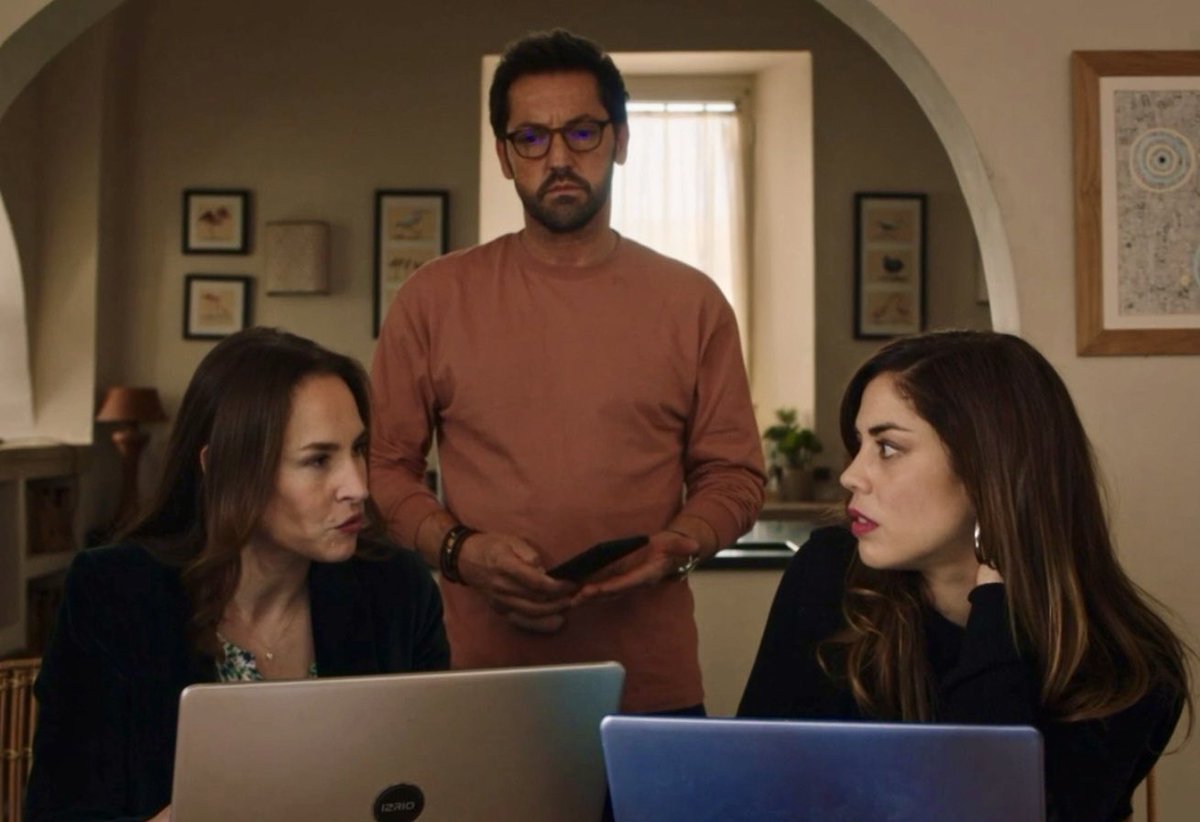 #IciToutCommence
Myriel: c’est comme si il n’avait jamais existé !

🧐🤨
Mdr c’est qui ?
Du coup, c’est Yann qui a tout orchestré pour se venger de quelque chose… mais quoi ?
J’espère que ce n’est pas encore une histoire de fils caché 😂😂