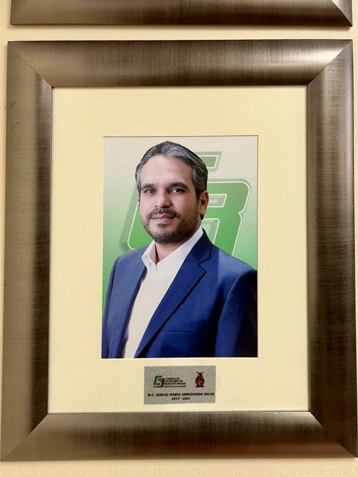 sergiomarioa's tweet image. Una de las responsabilidad de las que me siento más orgulloso, es la de haber sido director general @CobaesSinaloa, una institución fundamental en la educación de los hijos de las familias sinaloenses; agradezco el haberme incluido en su galería de ex directoras y directores.