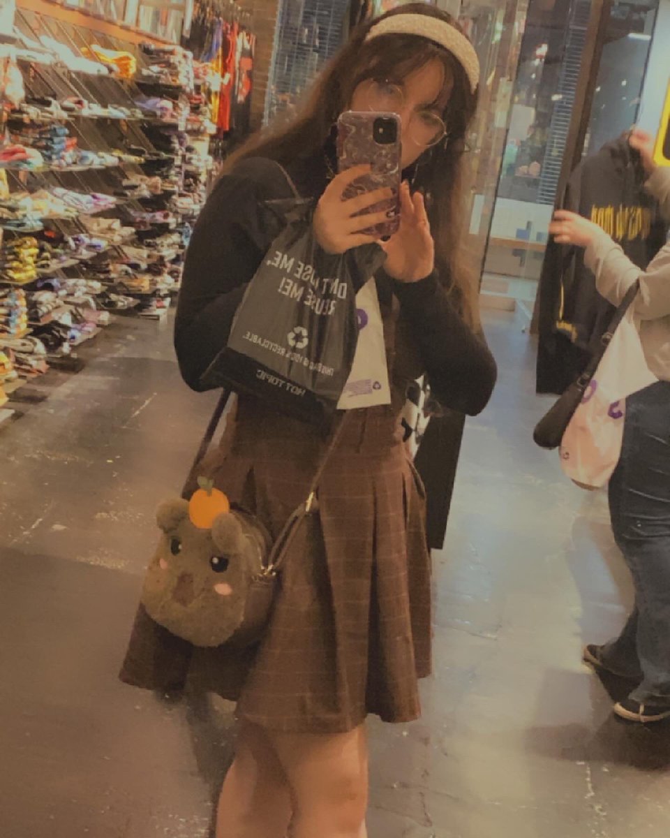 SnazzyNaps's tweet photo. I went to Hot Topic today, my wallet cries all the time #SnazzyNaps https://t.co/9fo1AflPWy