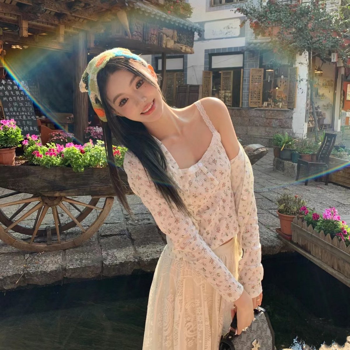 生活是晨起暮落，日子是柴米油盐，比起浪漫，我更喜欢烟火气的平淡与真实。 https://t.co/QymP0pcIof
