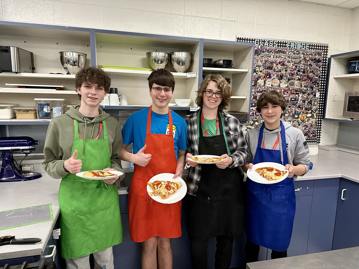 Continuing our exploration of yeast breads with pizza in culinary 2 🍕 Always guaranteed to bring a smile to students’ faces 👍🏻 #Empower95