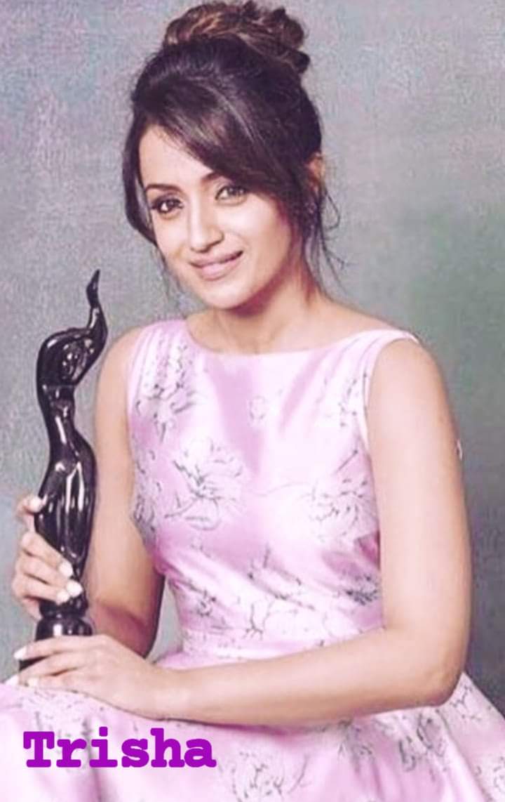 GJEYR8UaMAAdYYS?format=jpg&name=medium