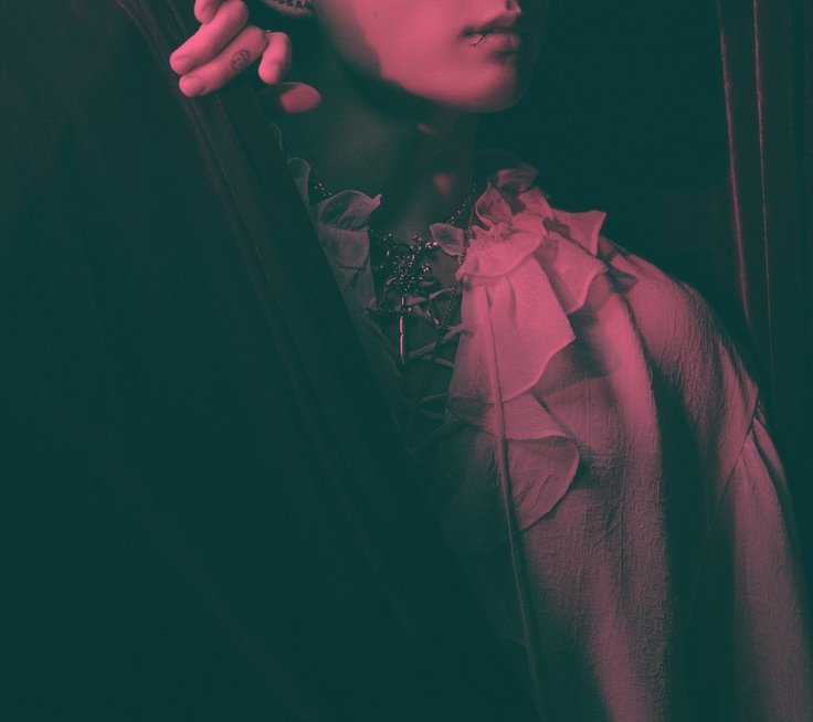 * — 𝐜𝐡𝐚𝐫𝐥𝐚𝐭𝐚𝐧 .ᐟ (@r0guefangs) on Twitter photo 