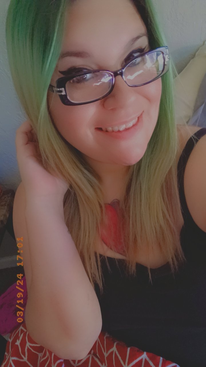 1 pic. Cock sucking losers get on your knees and spoil me like I deserve!!! #paypig #loser #findom #femdom #milf #humiliation #kinks https://t.co/FCjCHhgzUQ