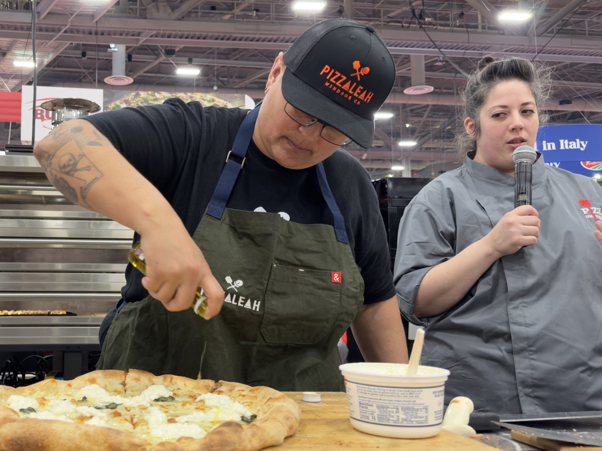 PizzaUniv's tweet photo. 🎉 One lucky winner will have a chance to win a FREE 3-day intensive professional #pizzaclass instructed by #pizzachampions Laura Meyer & Leah Scurto.
📣 To enter, check out https://t.co/tCa0DSbuGy for the instructions! https://t.co/hVgNEoBhwA