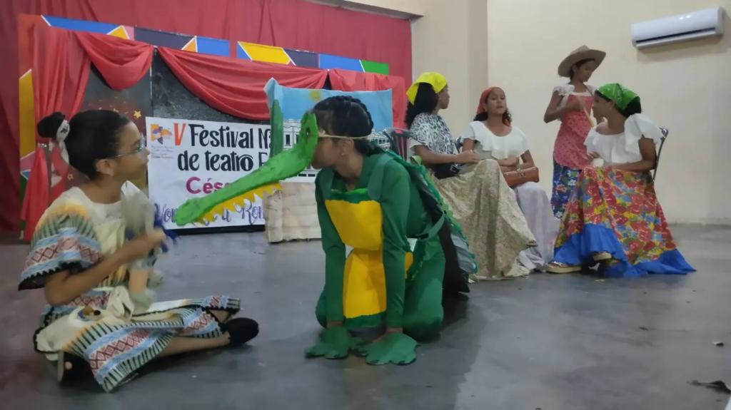 #EnFotos | Gracias al Pdte <a href="/NicolasMaduro/">Nicolás Maduro</a> hoy se realizó el V festival nacional  de teatro escolar César Rengifo homenaje a Román Chalboud, en su fase municipal, con la participación de los estudiantes <a href="/_LaAvanzadora/">Yelitze Santaella</a> <a href="/eduardopiate2/">eduardo piñate</a> <a href="/info_mppe/">INFO MPPE</a> @MPPEDUCACION <a href="/marys_orasma/">Marys Orasma</a>
