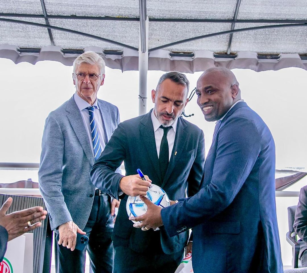 Les grandes personnalités du monde du Football ⚽(#GianniInfantino, Président de la FIFA et #ArseneWenger, Directeur du développement du football mondial à la FIFA et ancien entraîneur d'ARSENAL ) réunies à Bujumbura à #VanBeachResort .

#BUJUMBURA, The city of Joy