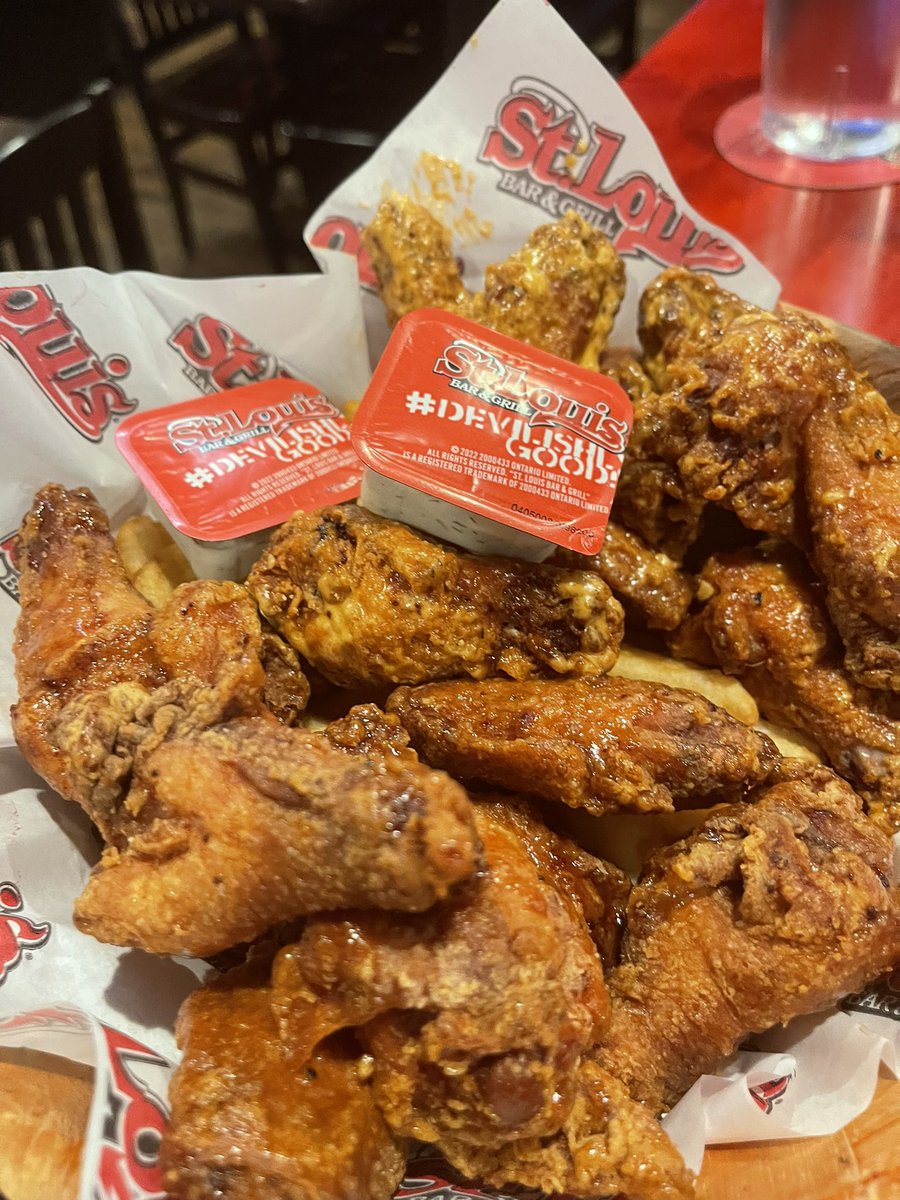 I will say this right now: @stlouiswings is easily my favourite place for Chicken Wings. Will not tolerate any St. Louis Bar & Grill Wings slander.