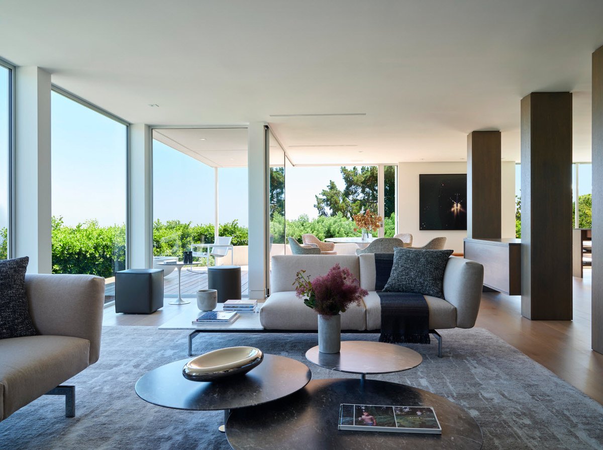Elegant, Effortless, and Cool: Minimalist Living Rooms. In a conversation with <a href="/Livingetc/">Livingetc Official</a>, David Thompson explores the art of achieving balance and variation in minimalist spaces, steering clear of rigidity and discomfort.
livingetc.com/advice/minimal…
#assembledge #warmmodern