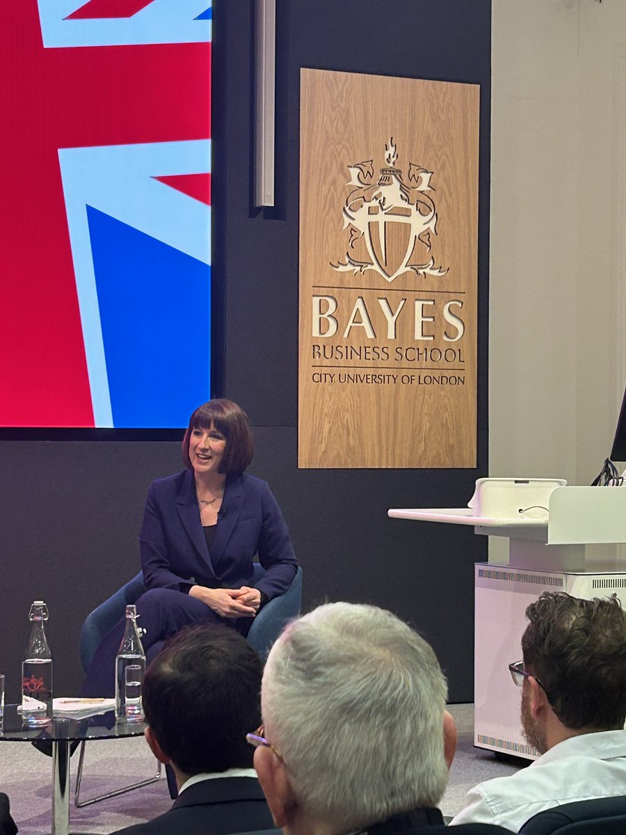 Great to hear @RachelReevesMP emphasise productivity and investment; a strategic approach that builds on the UK’s strengths, net zero and resilience objectives; stability and institutions; and a focus on skills & harnessing the potential of women in work