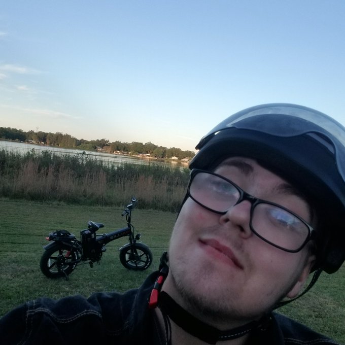 Just went out for a #sunset #BikeRide hope you all enjoy the pictures https://t.co/xUjYVvbu0Q<a href="/tag/sunset"class="tags">#sunset</a><a href="/tag/bikeride"class="tags">#BikeRide</a>