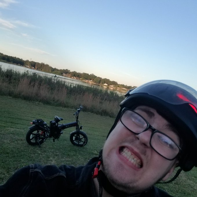 Just went out for a #sunset #BikeRide hope you all enjoy the pictures https://t.co/xUjYVvbu0Q<a href="/tag/sunset"class="tags">#sunset</a><a href="/tag/bikeride"class="tags">#BikeRide</a>