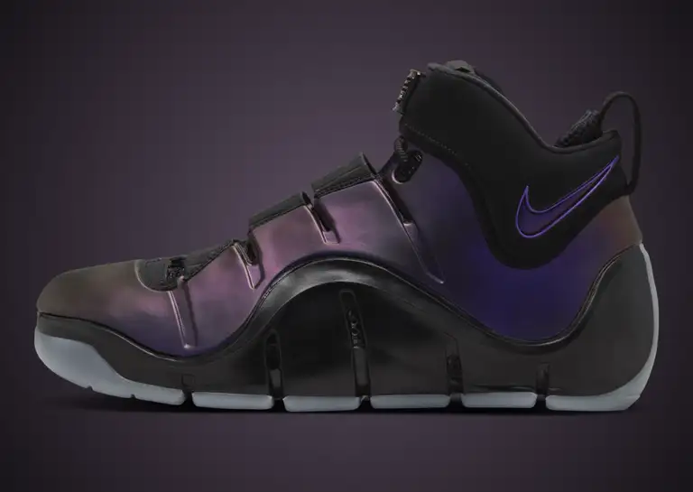 SoleRetriever's tweet photo. OFFICIAL IMAGES: Nike LeBron 4 Eggplant 🍆

This LeBron 4 was originally thought to be a Lakers colorway, but LeBron's fourth signature silhouette is getting the Eggplant treatment https://t.co/BqWFM99mEC