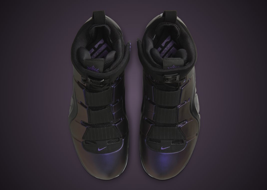 SoleRetriever's tweet photo. OFFICIAL IMAGES: Nike LeBron 4 Eggplant 🍆

This LeBron 4 was originally thought to be a Lakers colorway, but LeBron's fourth signature silhouette is getting the Eggplant treatment https://t.co/BqWFM99mEC