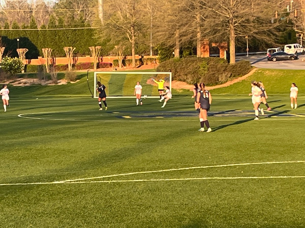 dwaugh3's tweet photo. Great senior night win for Girls Soccer!  Undefeated so far.  Thank you Berkely, Alex, Lydia, Isa, Hannah and Claire.  Looking for 3rd straight trip to state finals for this group!! @MaristBooster https://t.co/w9Yvecflgl