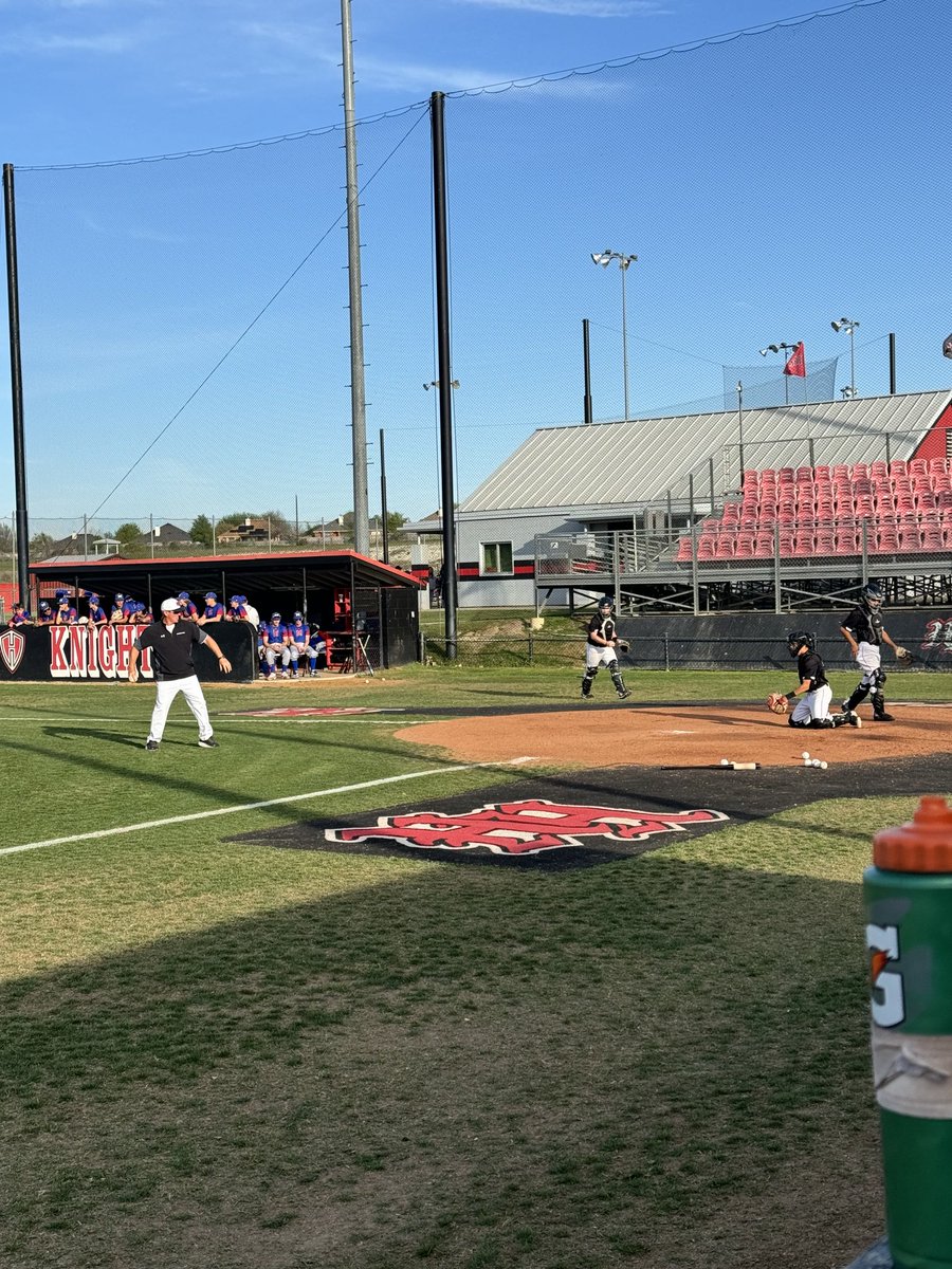 Warming up before the 7pm start between Harker Hgts and Midway. Now I like daylight saving and happy first day of spring even if it doesn’t start till about 10pm.
