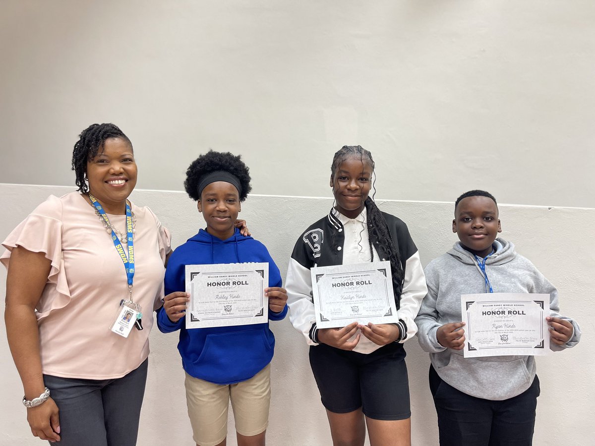 When Dandy Academic excellence is a family affair. The Hinds family 6th, 7th and 8th grade honor roll recipients 💙💛💙 @WDandyMagnet @BcpsCentral_ @baugh_dr90223