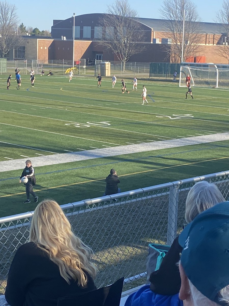 ReiverWSoccer's tweet photo. Enjoying the beautiful spring weather and soccer @MWGirlsSoccer & @GRETNAHSGSOCCER !! #SailsUp #FutureReivers https://t.co/PNPNt6TMiB