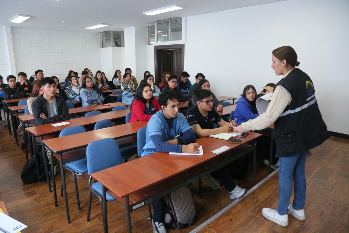 CNEAzuay's tweet photo. [BOLETÍN] 🗞️ #Azuay inició la capacitación a los Miembros de Juntas Receptoras del Voto en las universidades. 
#ReferendumYConsulta2024 

Los detalles. 👉https://t.co/CpEQVvpaz5 👈 https://t.co/wYYBuaaOsG