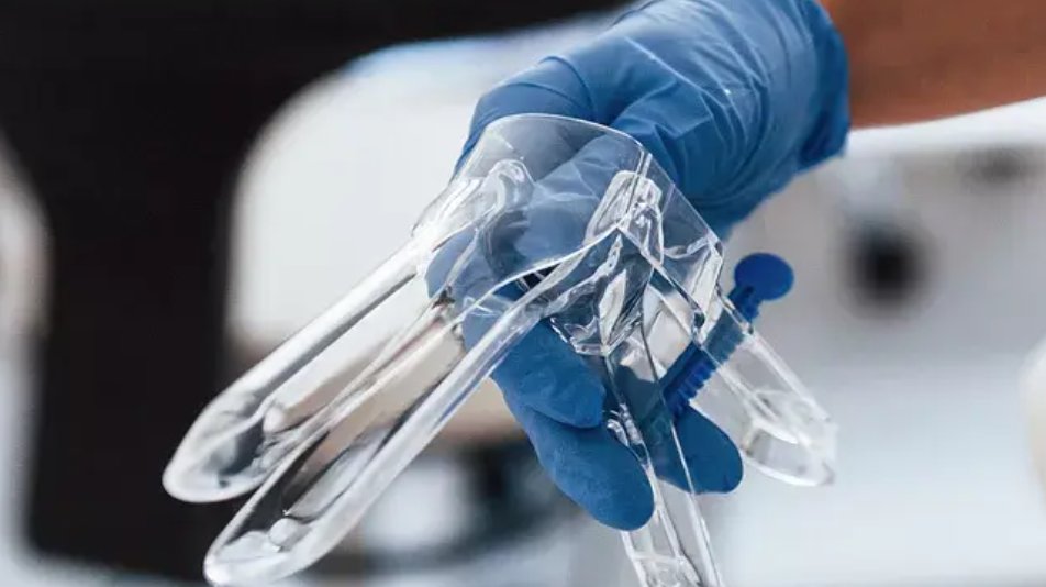 A physician in our Ob/Gyn institute is on a mission to decrease the carbon footprint of patient care, beginning in the operating room, where she specializes in pelvic reconstructive surgery: cle.clinic/3FXYZCX