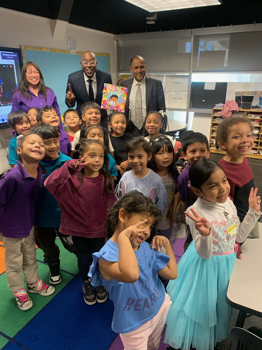 Thank you to the Kindergarten students of Alexander Science Center for allowing me to come read “Paletero Man” by Lucky Diaz. Ice cream anyone?? #LAUSDReads #Read2LeadLAUSD