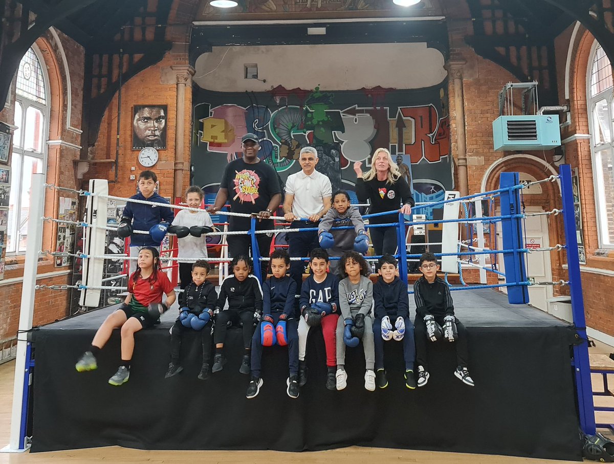 AllStars Boxing Gym (@allstarsboxing) on Twitter photo Community Champions with <a href="/MayorofLondon/">Mayor of London, Sadiq Khan</a> doing great things 🥊
#LondonMayor
#Labour
#LabourParty
#youthclub
#community
#CommunityEngagement
#boxinggym
#charity
#mentoring
#kidsclubs
#freehoildayactivities
#family Community Champions with <a href="/MayorofLondon/">Mayor of London, Sadiq Khan</a> doing great things 🥊
#LondonMayor
#Labour
#LabourParty
#youthclub
#community
#CommunityEngagement
#boxinggym
#charity
#mentoring
#kidsclubs
#freehoildayactivities
#family